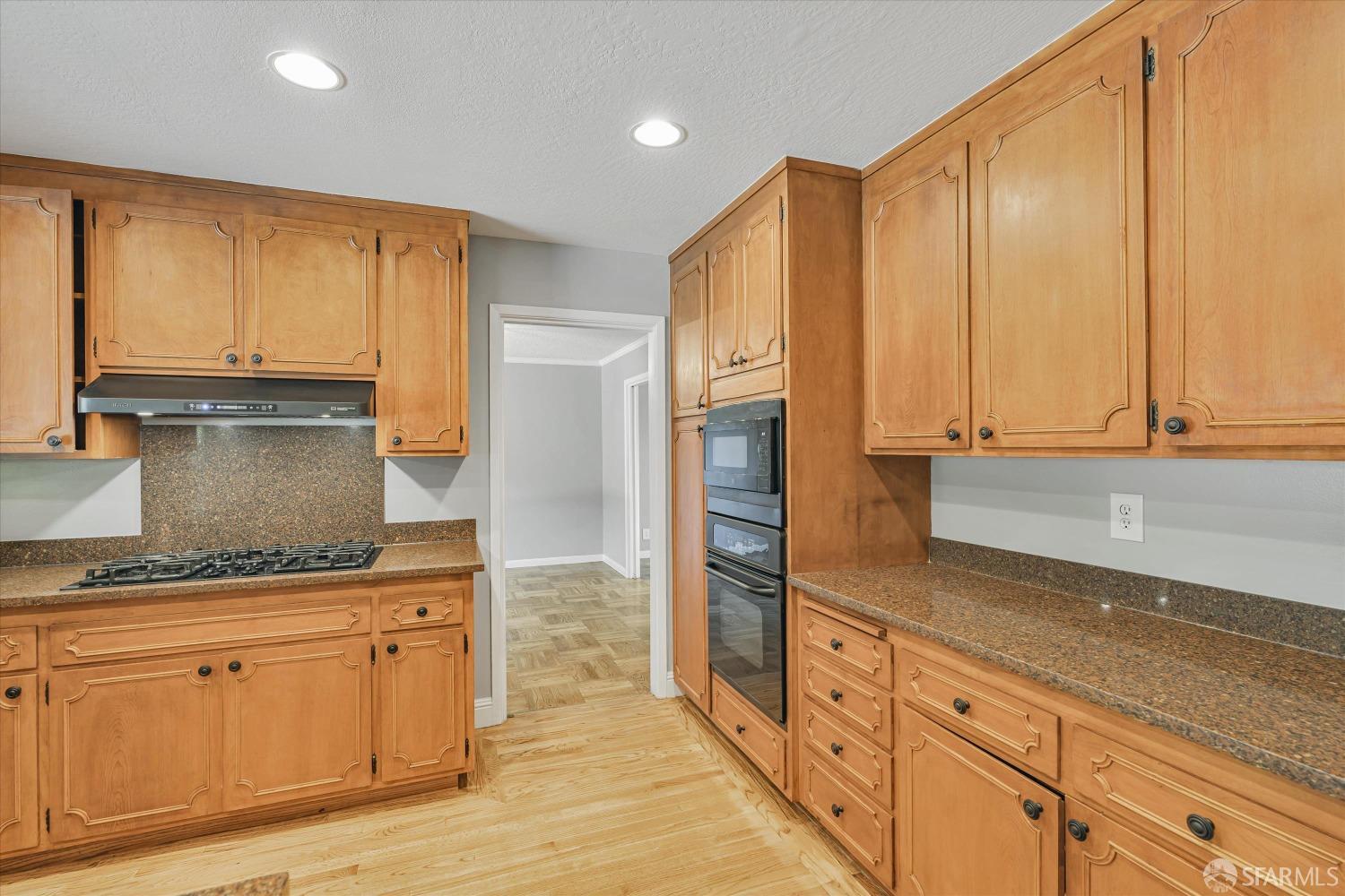 Detail Gallery Image 30 of 40 For 1528 Overland Dr, San Mateo,  CA 94403 - 4 Beds | 2/1 Baths