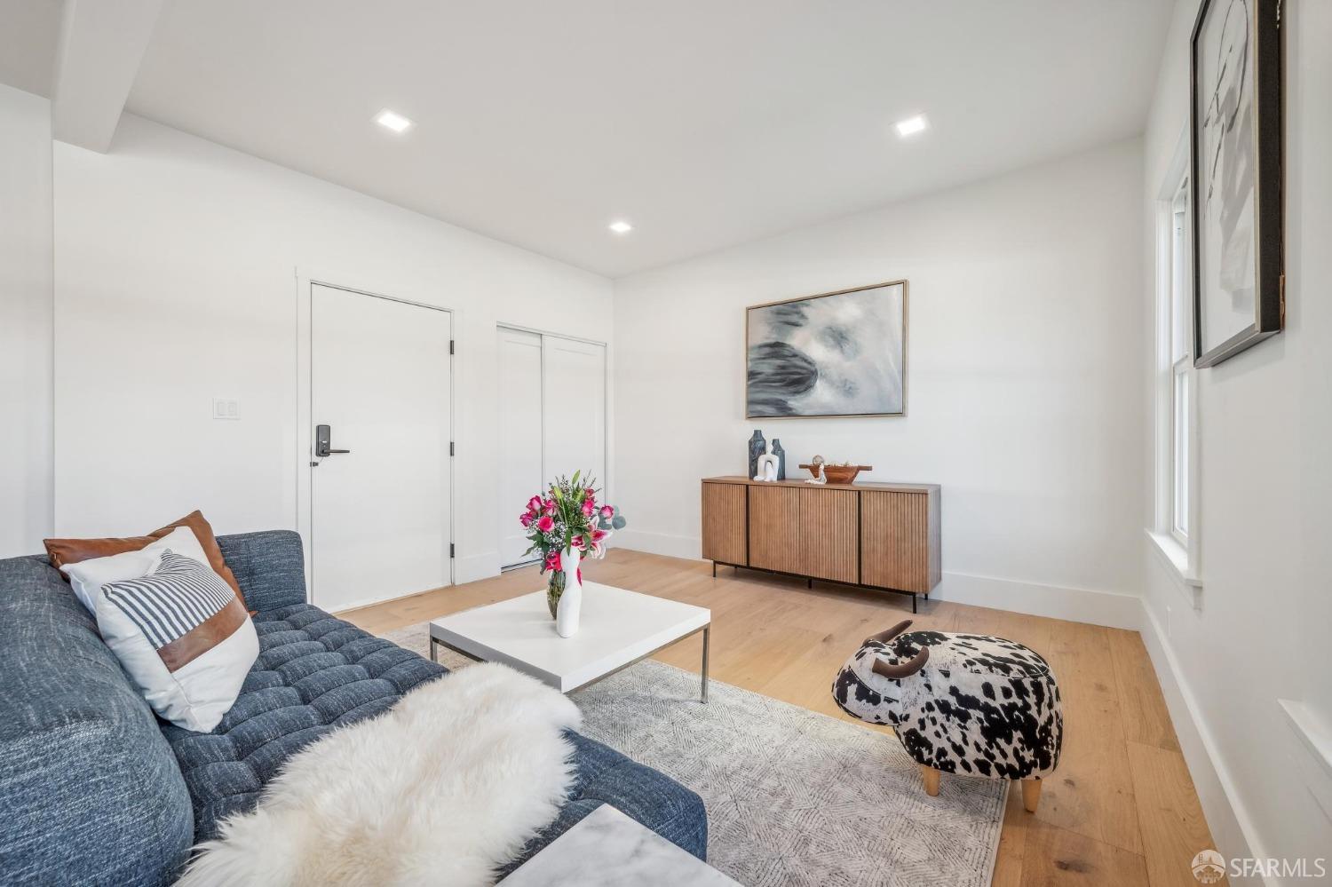 Detail Gallery Image 6 of 28 For 31 Romolo Pl, San Francisco,  CA 94133 - 2 Beds | 1 Baths