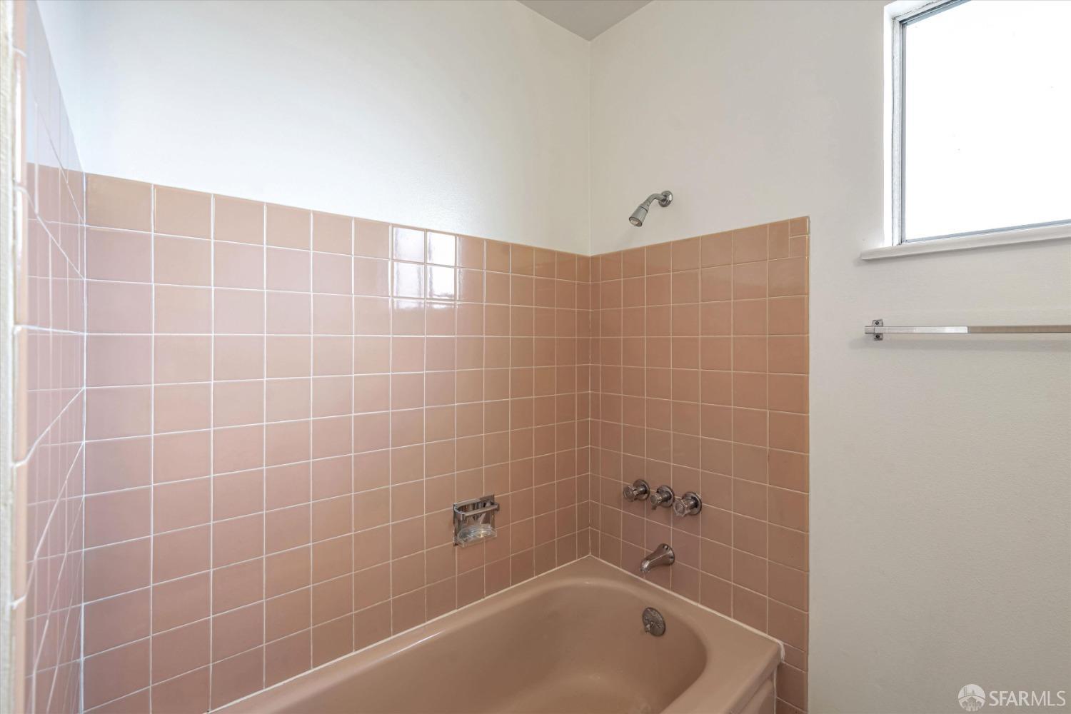 Detail Gallery Image 13 of 22 For 2814 Moyers Rd, San Pablo,  CA 94806 - 3 Beds | 2 Baths