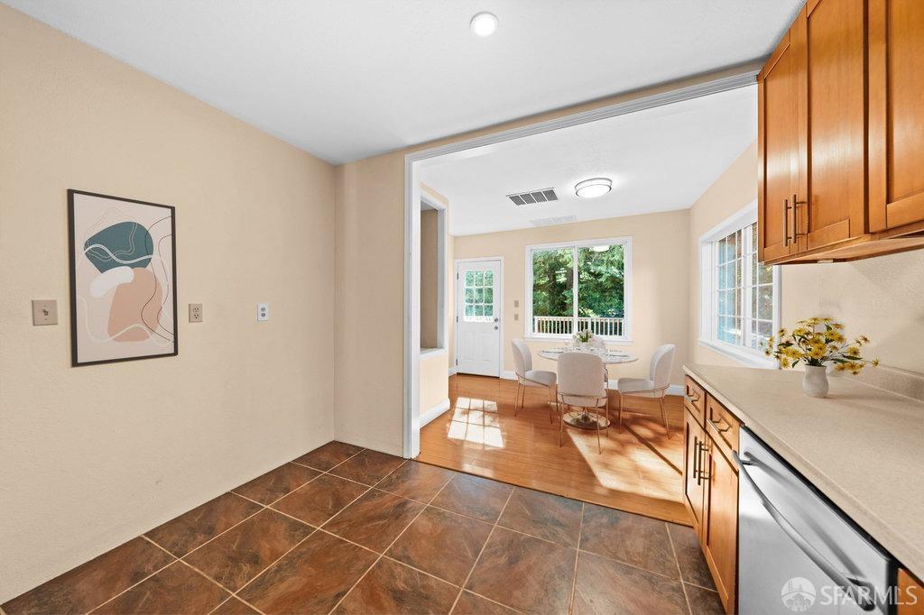 Detail Gallery Image 22 of 98 For 12 Rose Ln, Orinda,  CA 94563 - 2 Beds | 1 Baths