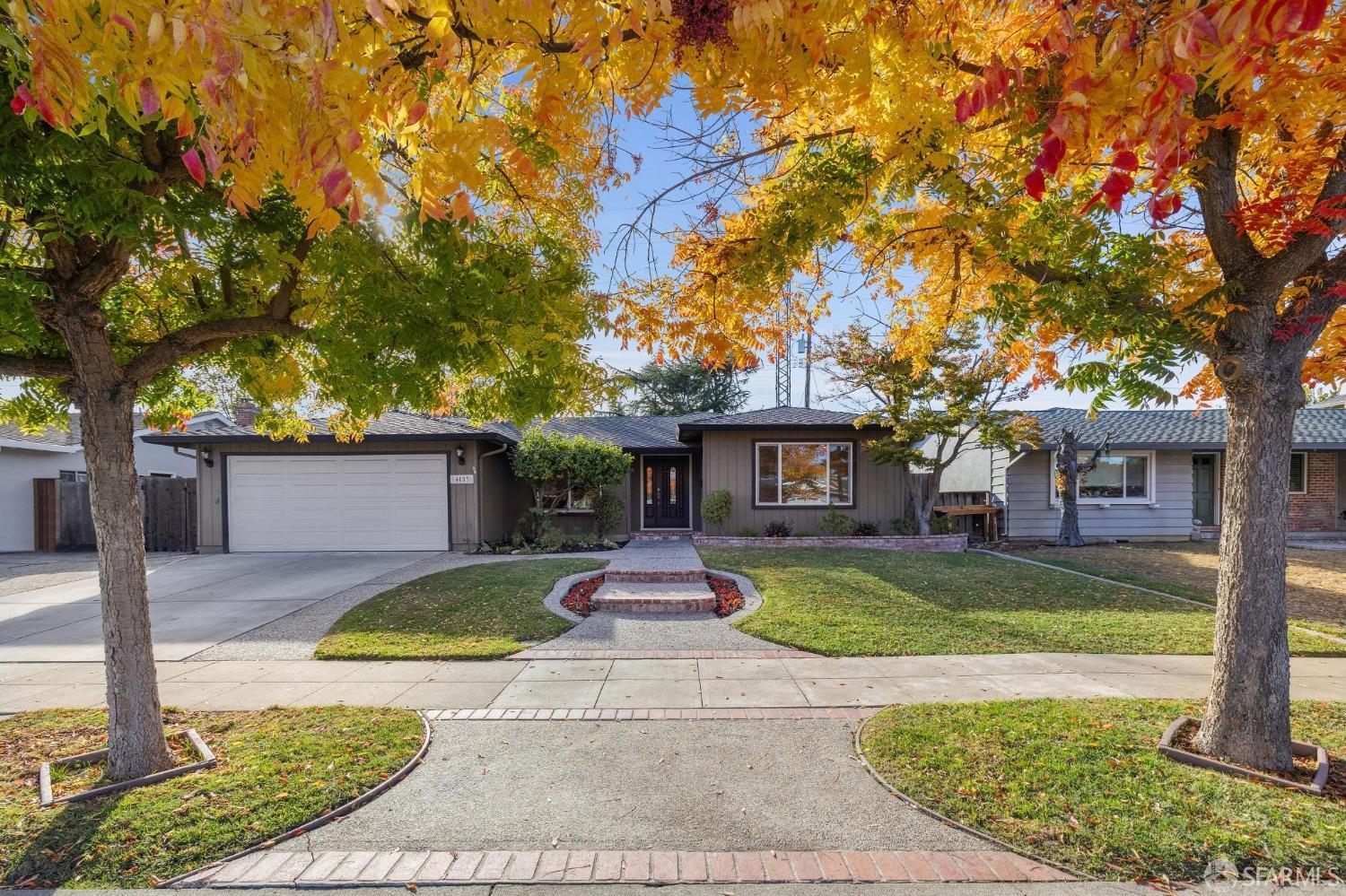 Detail Gallery Image 1 of 42 For 4053 Woodford Dr, San Jose,  CA 95124 - 4 Beds | 2 Baths