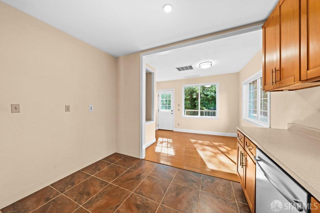 Detail Gallery Image 23 of 98 For 12 Rose Ln, Orinda,  CA 94563 - 2 Beds | 1 Baths