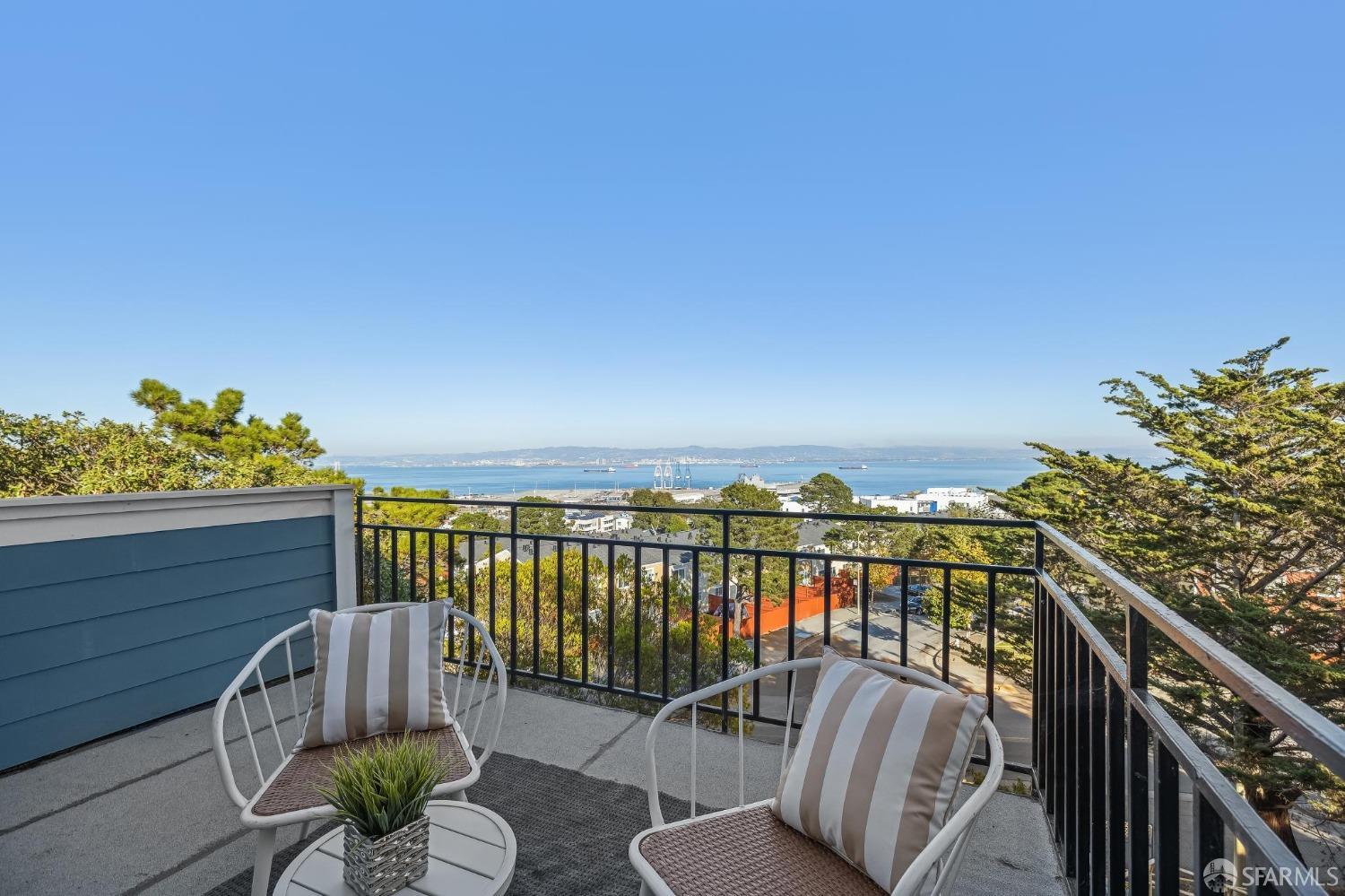 Detail Gallery Image 18 of 49 For 2 Hawkins Ln, San Francisco,  CA 94124 - 3 Beds | 2/1 Baths