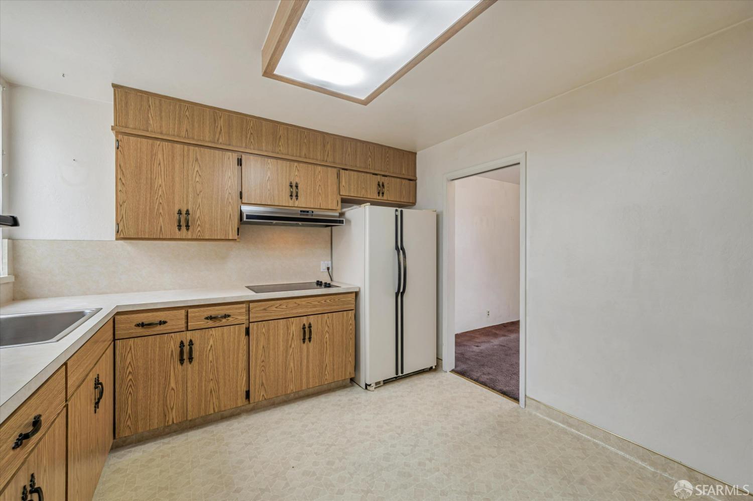 Detail Gallery Image 9 of 29 For 240 Concord St, San Francisco,  CA 94112 - 4 Beds | 2 Baths