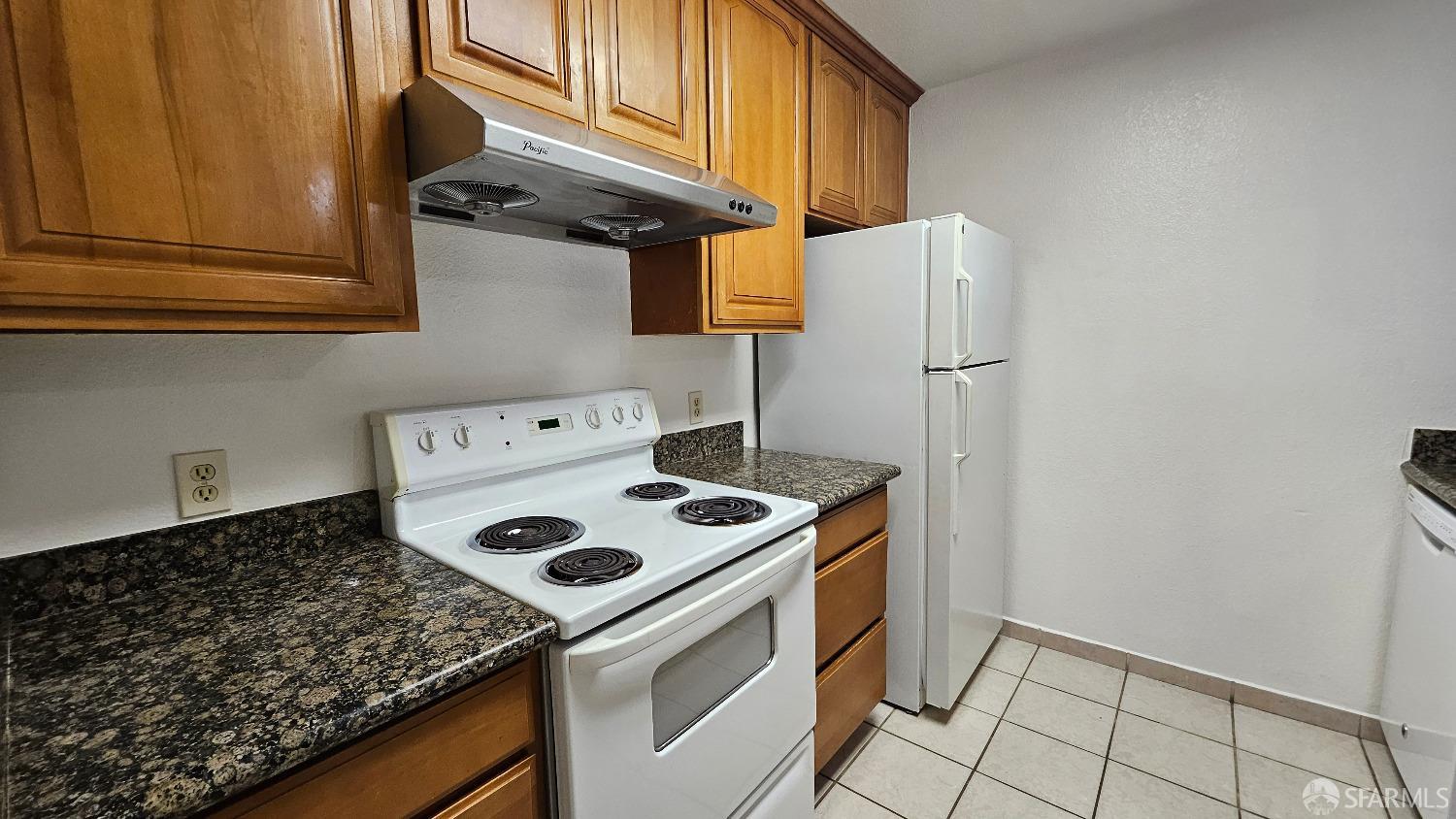 Detail Gallery Image 5 of 19 For 2011 Market Ave #324,  San Pablo,  CA 94806 - 1 Beds | 1 Baths