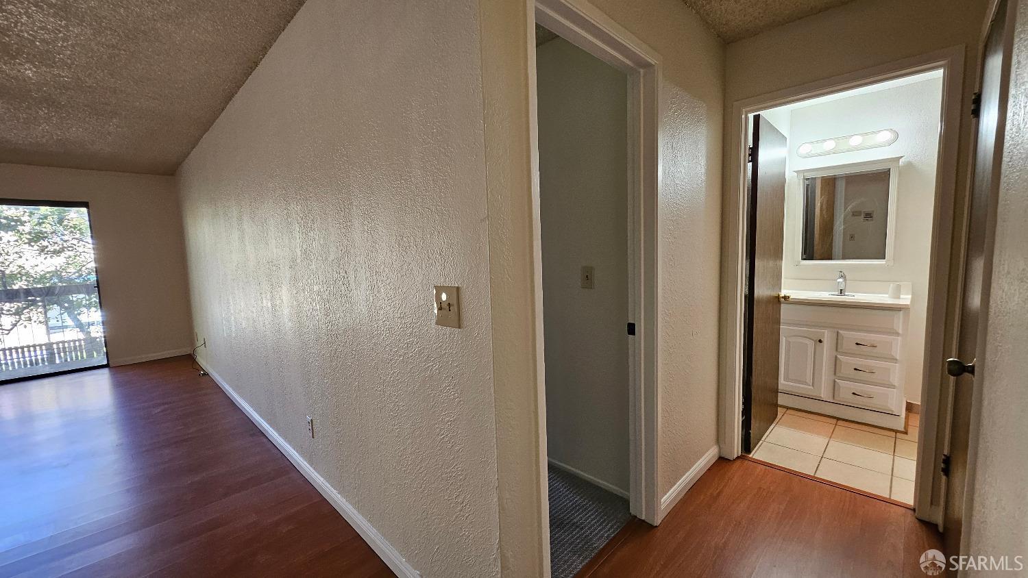 Detail Gallery Image 7 of 19 For 2011 Market Ave #324,  San Pablo,  CA 94806 - 1 Beds | 1 Baths