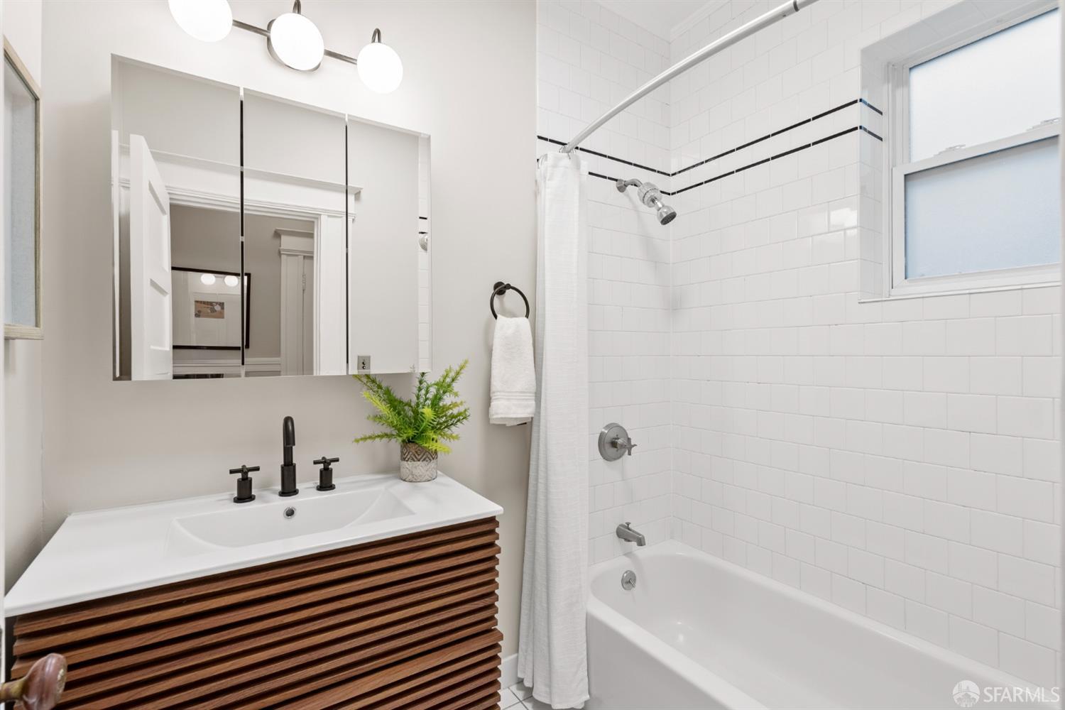 Detail Gallery Image 11 of 14 For 307 Page St #1,  San Francisco,  CA 94102 - 2 Beds | 1 Baths