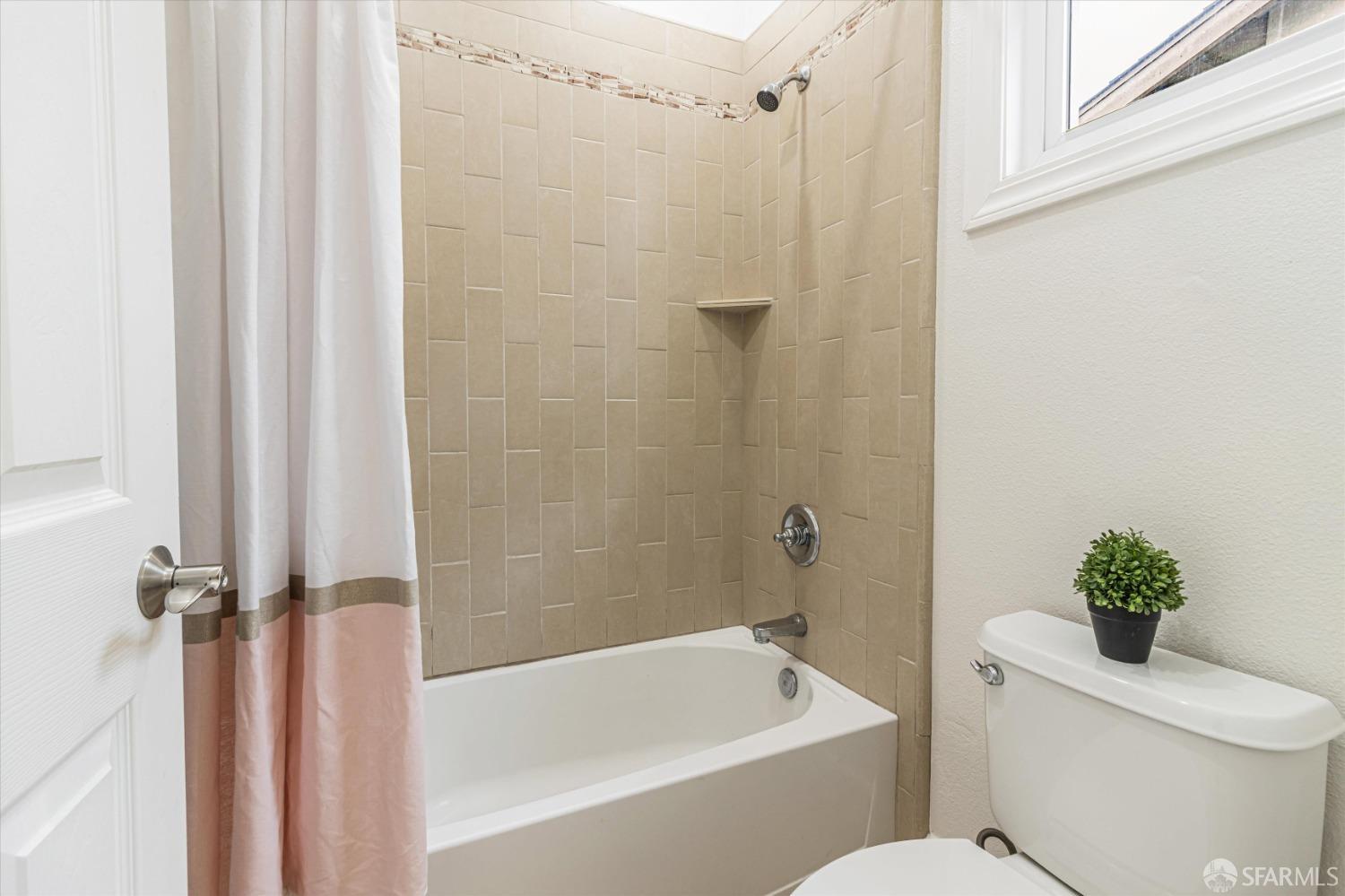 Detail Gallery Image 49 of 75 For 101 Seapoint Ct, Richmond,  CA 94801 - 4 Beds | 3/1 Baths