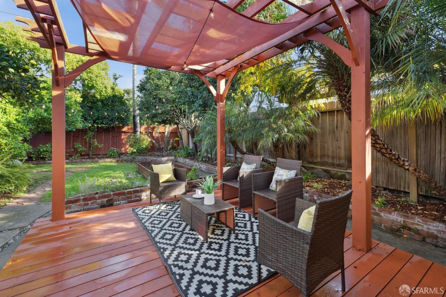 Detail Gallery Image 39 of 47 For 220 Cypress St #C,  Alameda,  CA 94501 - 2 Beds | 1 Baths