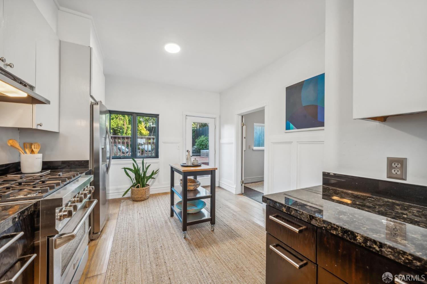 Detail Gallery Image 17 of 47 For 647 Madrid St, San Francisco,  CA 94112 - 2 Beds | 1 Baths