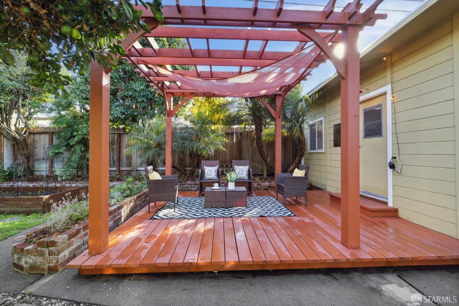 Detail Gallery Image 37 of 47 For 220 Cypress St #C,  Alameda,  CA 94501 - 2 Beds | 1 Baths