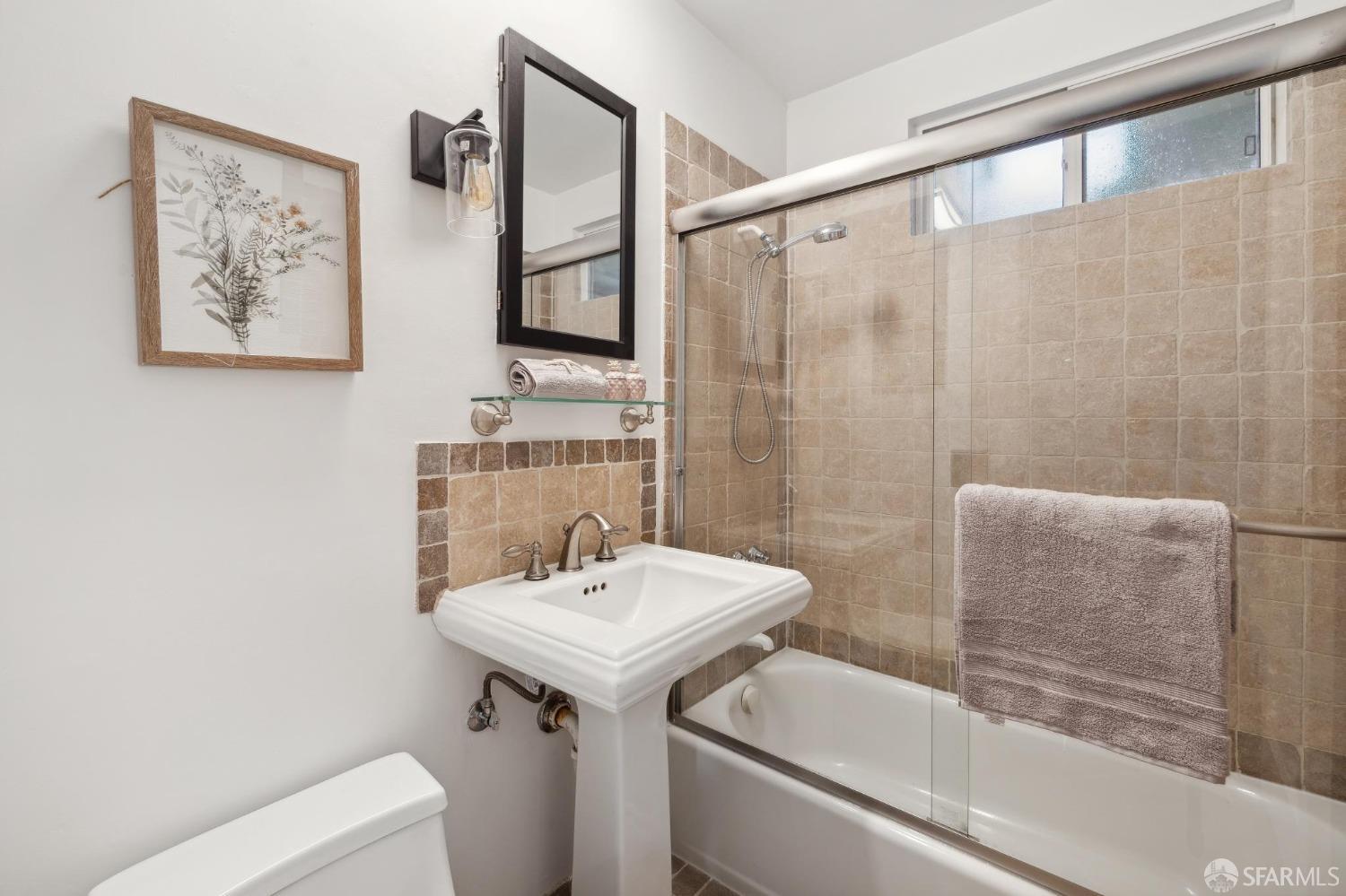 Detail Gallery Image 28 of 47 For 220 Cypress St #C,  Alameda,  CA 94501 - 2 Beds | 1 Baths