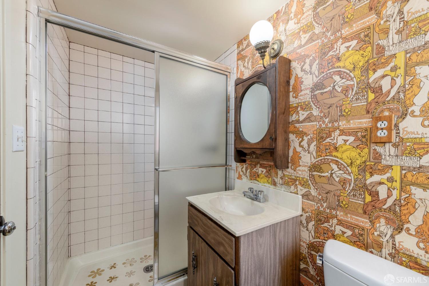 Detail Gallery Image 8 of 35 For 363 Prague St, San Francisco,  CA 94112 - 4 Beds | 2 Baths