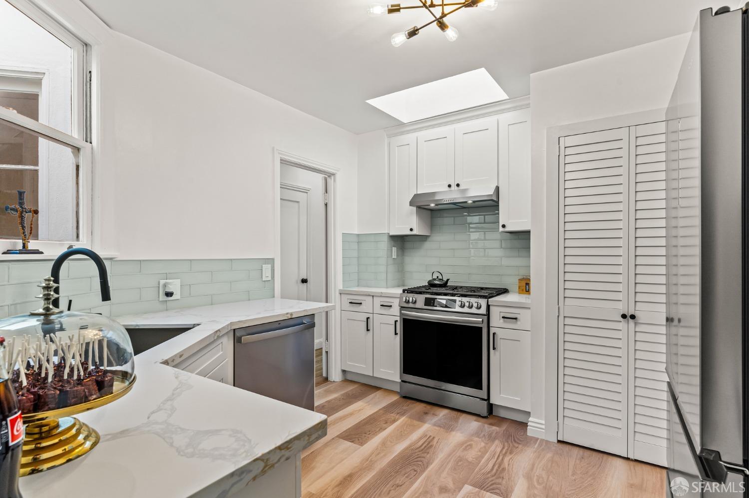 Detail Gallery Image 36 of 74 For 73 Stanyan St, San Francisco,  CA 94118 - 3 Beds | 1/1 Baths