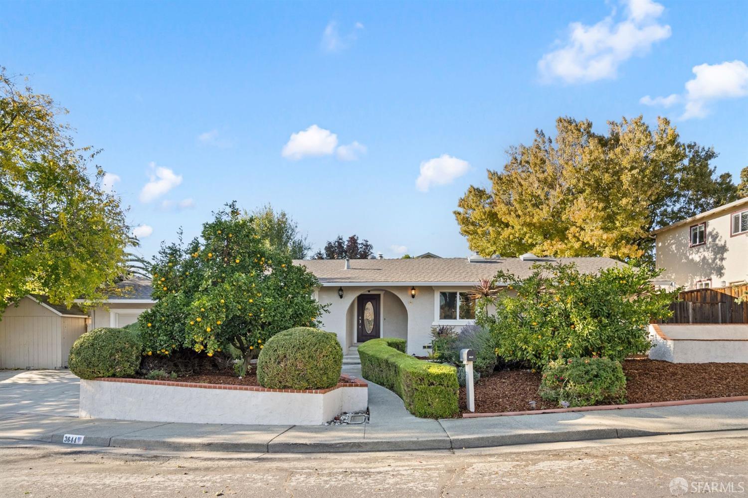 Detail Gallery Image 2 of 34 For 3644 S Ranchford Ct, Concord,  CA 94520 - 4 Beds | 2 Baths