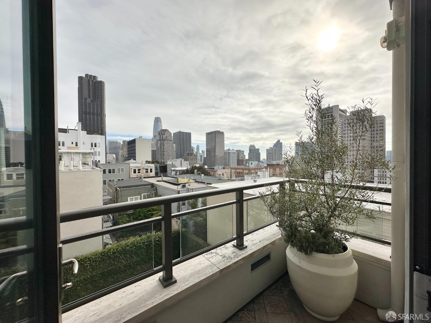 Detail Gallery Image 12 of 36 For 875 California St #604,  San Francisco,  CA 94108 - 2 Beds | 2 Baths