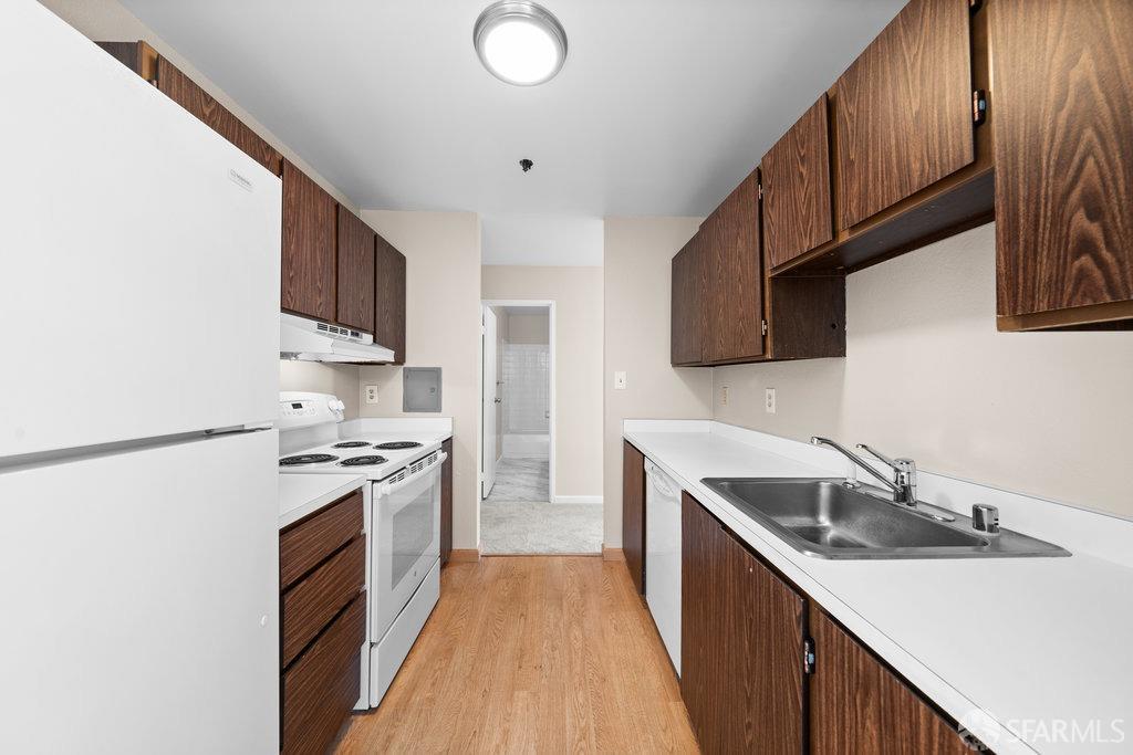 Detail Gallery Image 18 of 45 For 555 Pierce St #1721,  Albany,  CA 94706 - 2 Beds | 2 Baths