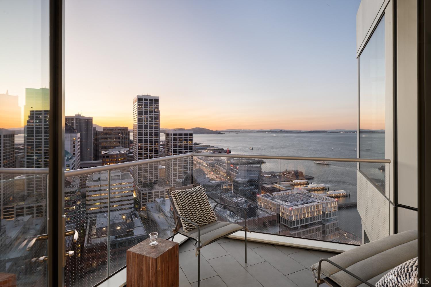 Detail Gallery Image 4 of 31 For 280 Spear St 39a,  San Francisco,  CA 94105 - 3 Beds | 2/1 Baths