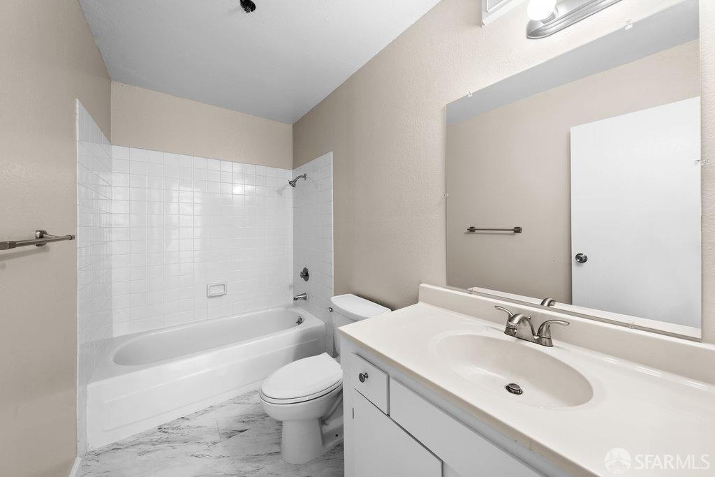 Detail Gallery Image 36 of 45 For 555 Pierce St #1721,  Albany,  CA 94706 - 2 Beds | 2 Baths