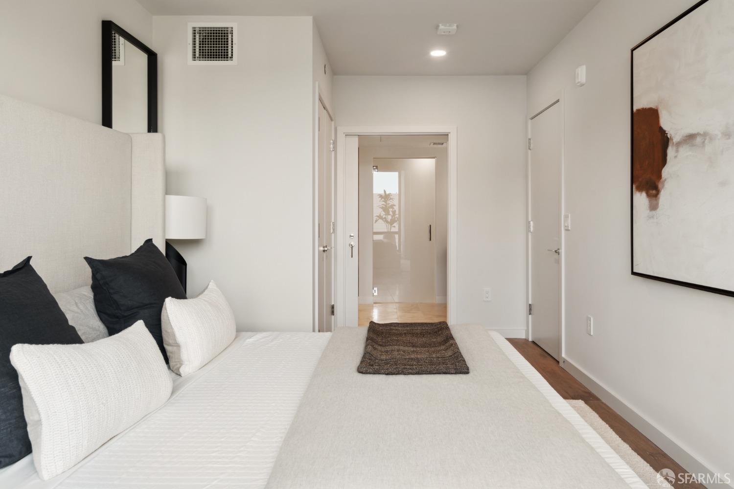 Detail Gallery Image 10 of 39 For 2525 Van Ness Ave #201,  San Francisco,  CA 94109 - 2 Beds | 2/1 Baths