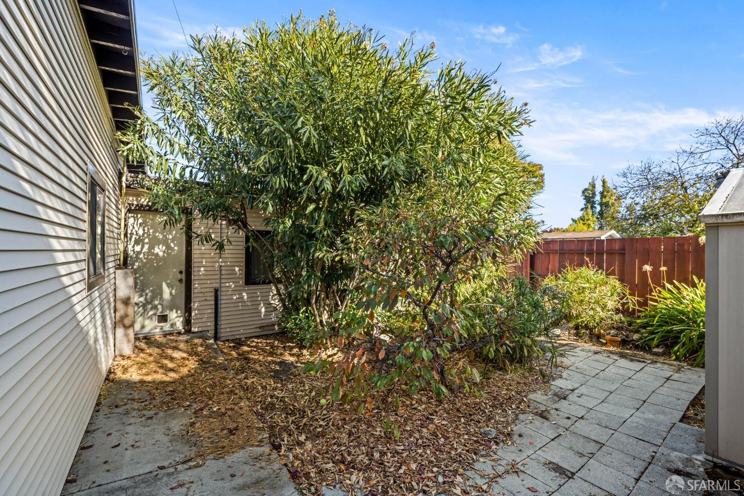 Detail Gallery Image 9 of 53 For 511 Alameda De Las Pulgas, Redwood City,  CA 94062 - 2 Beds | 2 Baths