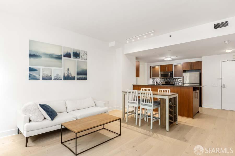 Detail Gallery Image 3 of 16 For 50 Lansing St #101,  San Francisco,  CA 94105 - 1 Beds | 1 Baths