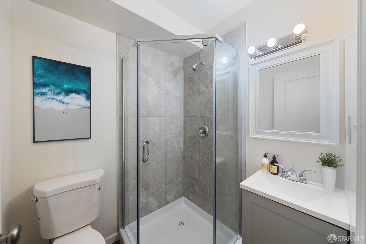 Detail Gallery Image 23 of 32 For 1433 Innes Ave, San Francisco,  CA 94124 - 2 Beds | 2 Baths