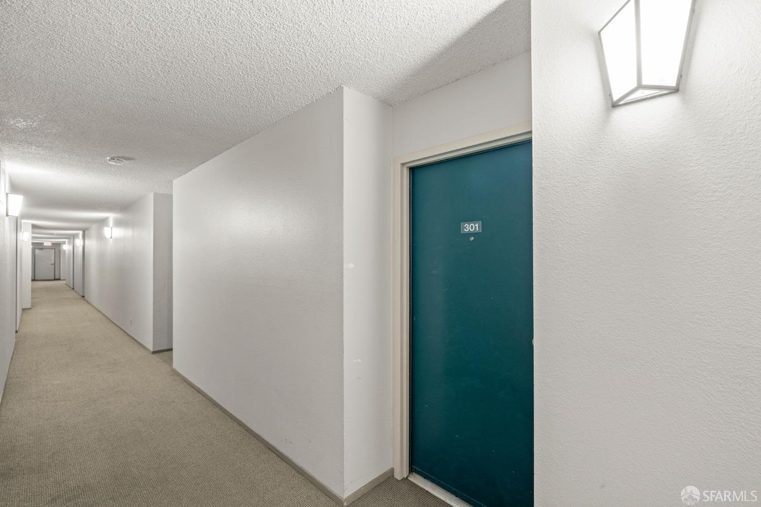 Detail Gallery Image 2 of 44 For 377 Mandarin Dr #301,  Daly City,  CA 94015 - 1 Beds | 1 Baths