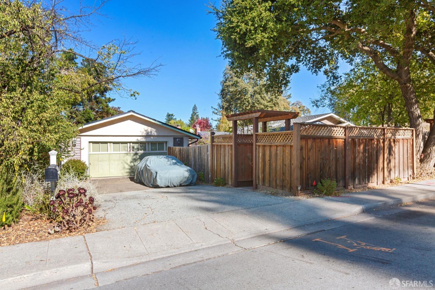 Detail Gallery Image 26 of 35 For 3135 Alameda De Las Pulgas, Menlo Park,  CA 94025 - 3 Beds | 2 Baths