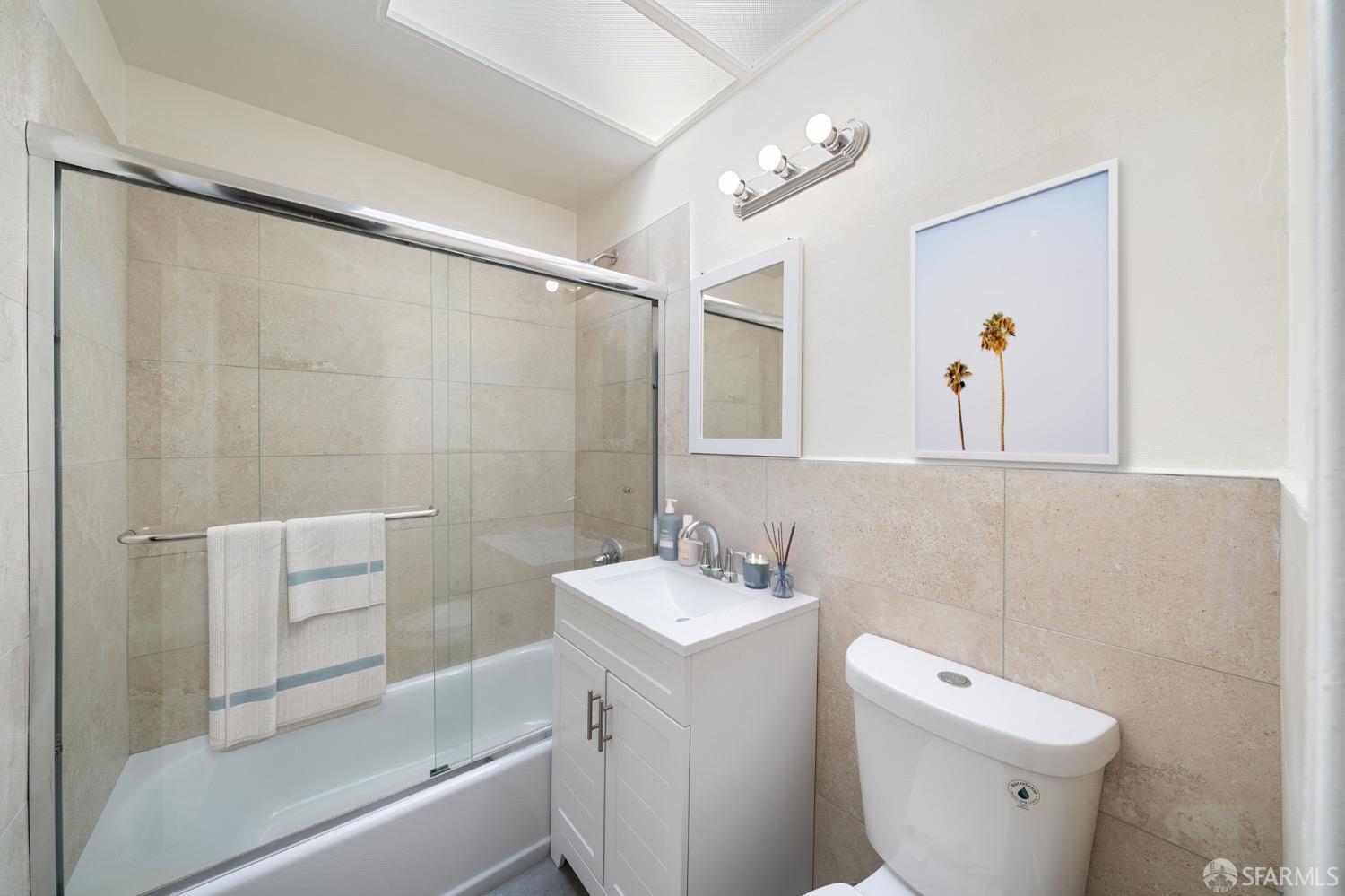 Detail Gallery Image 10 of 32 For 1433 Innes Ave, San Francisco,  CA 94124 - 2 Beds | 2 Baths