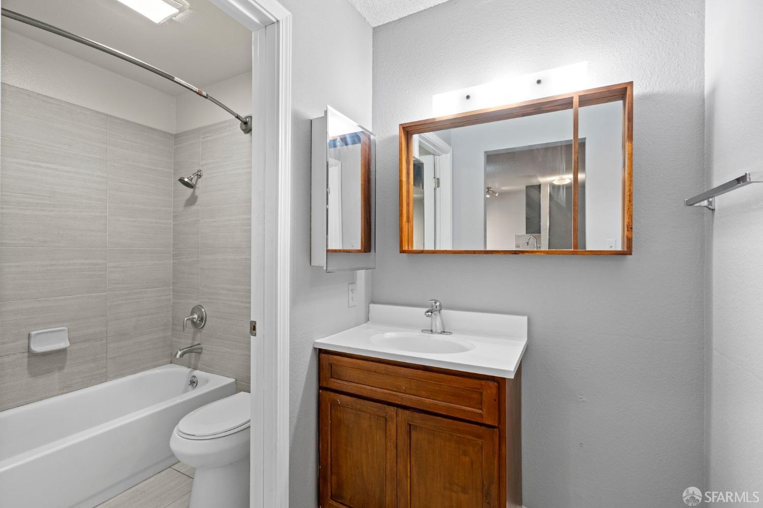 Detail Gallery Image 15 of 44 For 377 Mandarin Dr #301,  Daly City,  CA 94015 - 1 Beds | 1 Baths