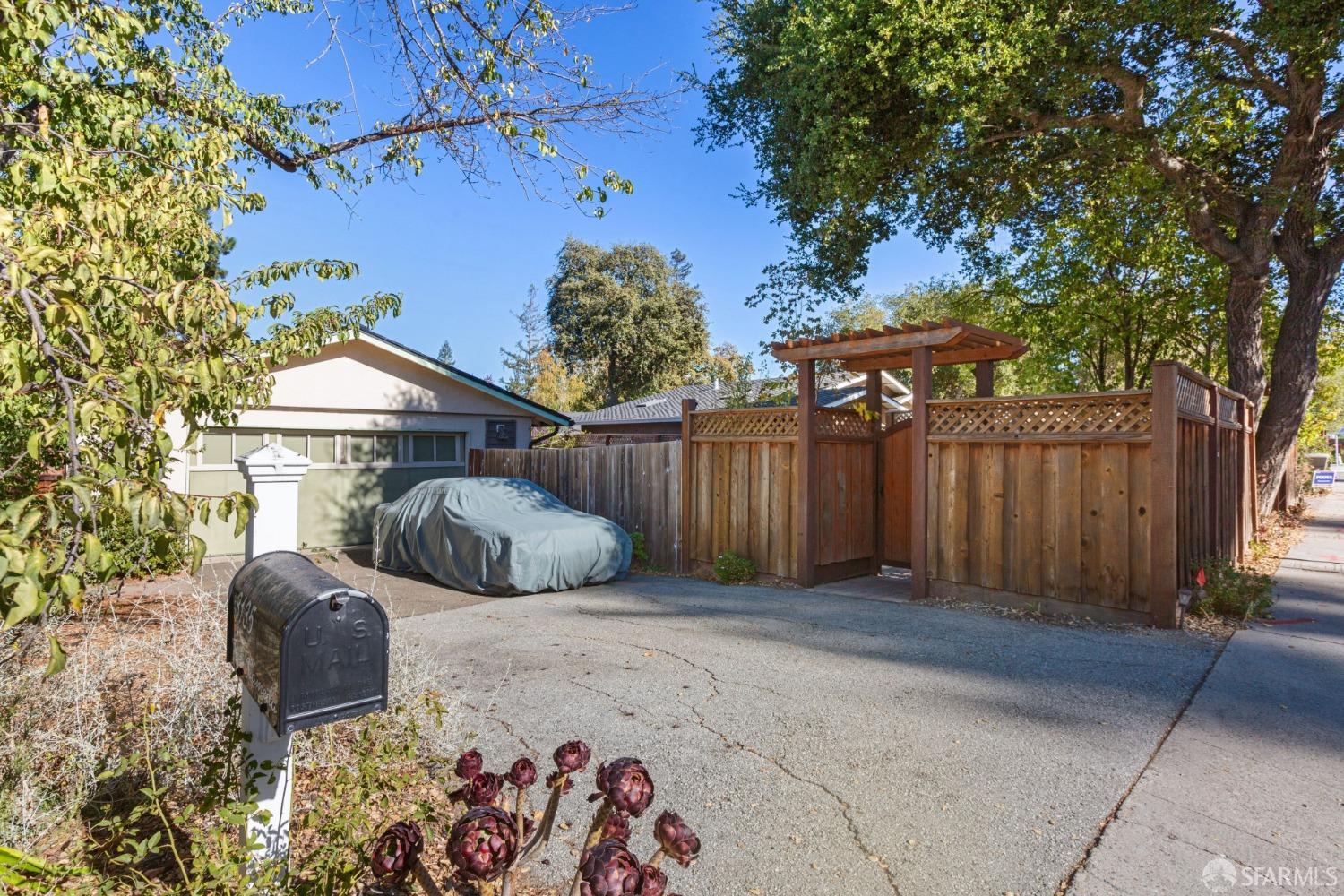 Detail Gallery Image 27 of 35 For 3135 Alameda De Las Pulgas, Menlo Park,  CA 94025 - 3 Beds | 2 Baths