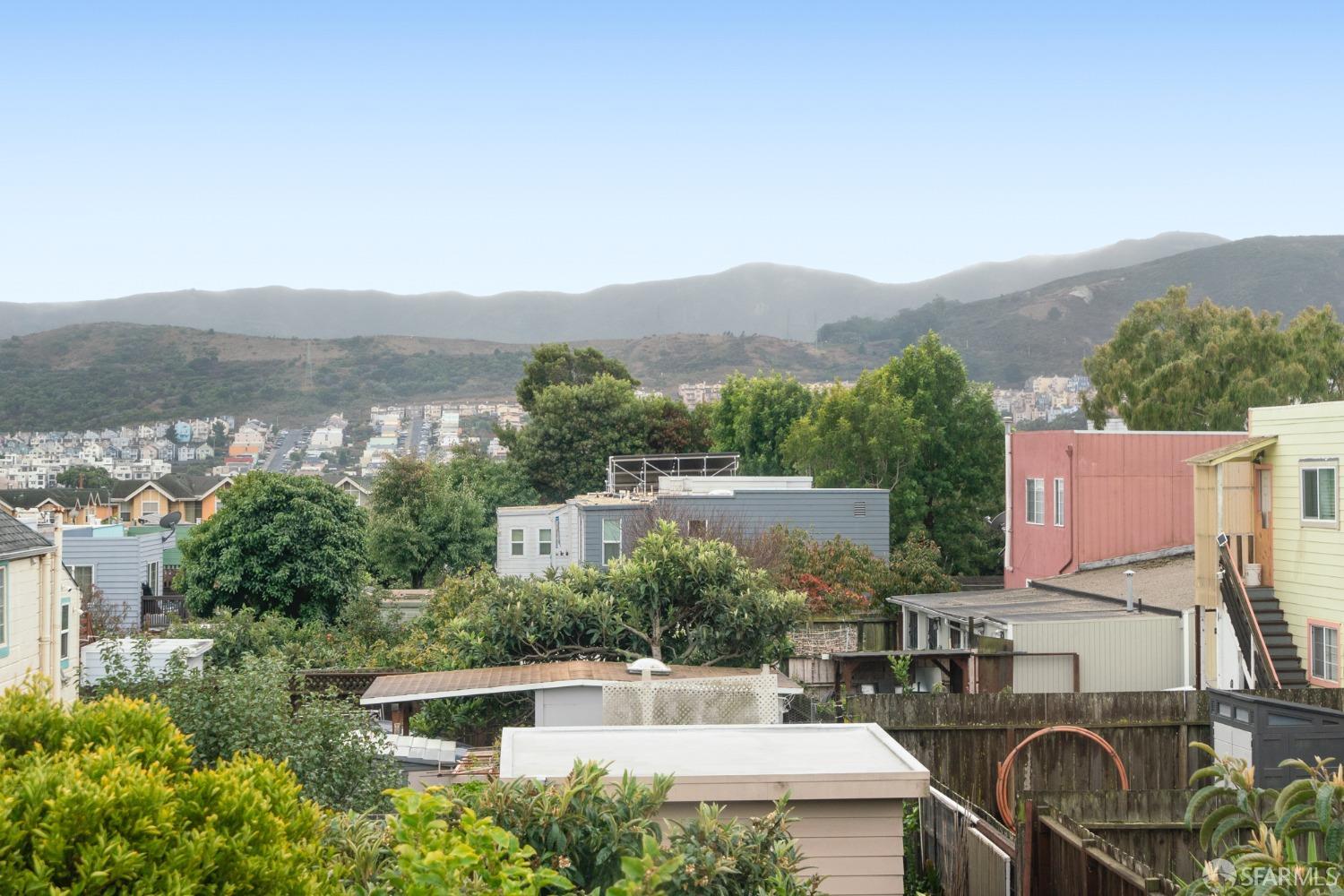 Detail Gallery Image 17 of 31 For 1325 Visitacion Ave, San Francisco,  CA 94134 - 4 Beds | 2 Baths