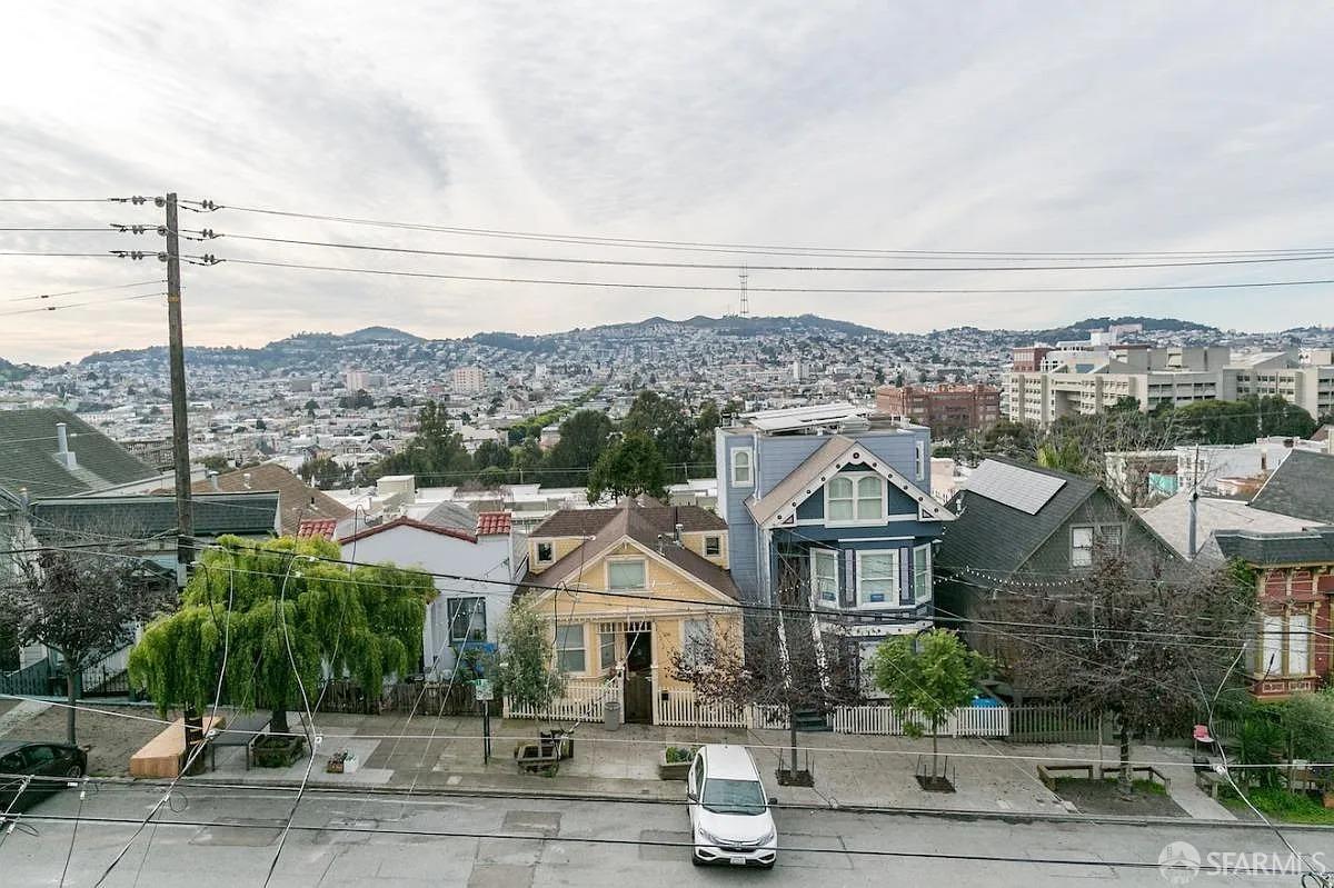 Detail Gallery Image 7 of 22 For 1243 De Haro St, San Francisco,  CA 94107 - 3 Beds | 3/1 Baths