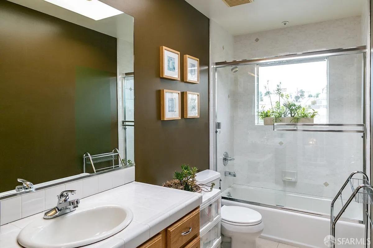 Detail Gallery Image 13 of 22 For 1243 De Haro St, San Francisco,  CA 94107 - 3 Beds | 3/1 Baths