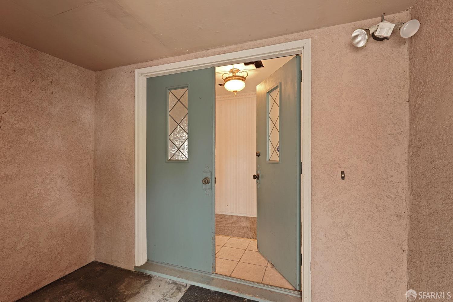 Detail Gallery Image 8 of 44 For 1307 Windermere Ave, Menlo Park,  CA 94025 - 4 Beds | 2/1 Baths