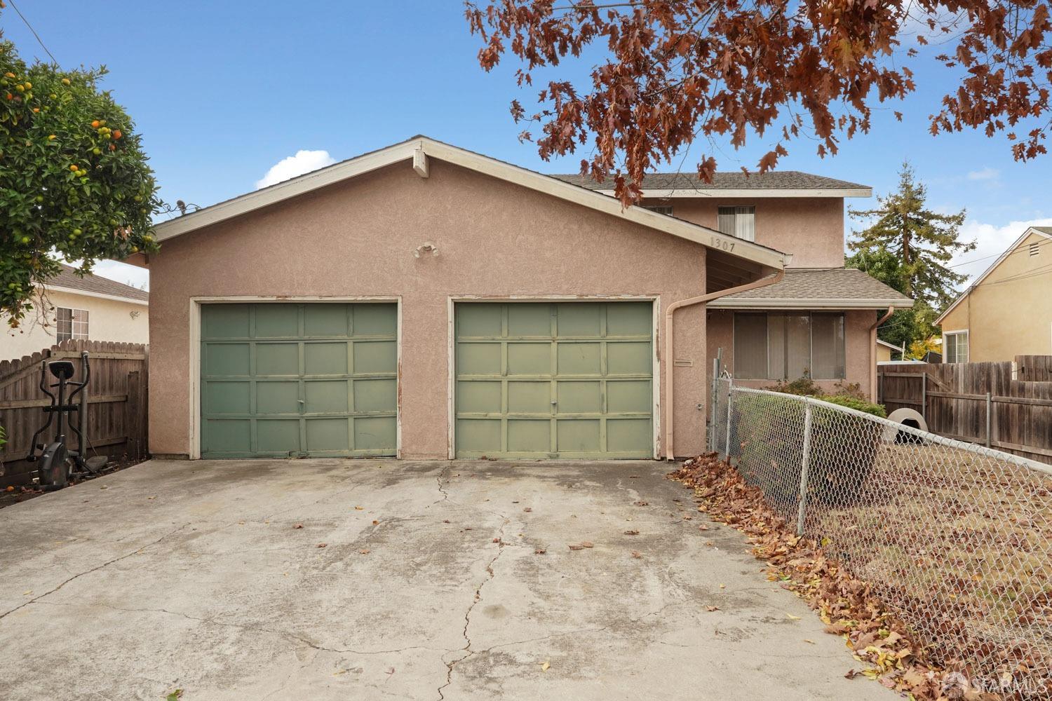 Detail Gallery Image 2 of 44 For 1307 Windermere Ave, Menlo Park,  CA 94025 - 4 Beds | 2/1 Baths