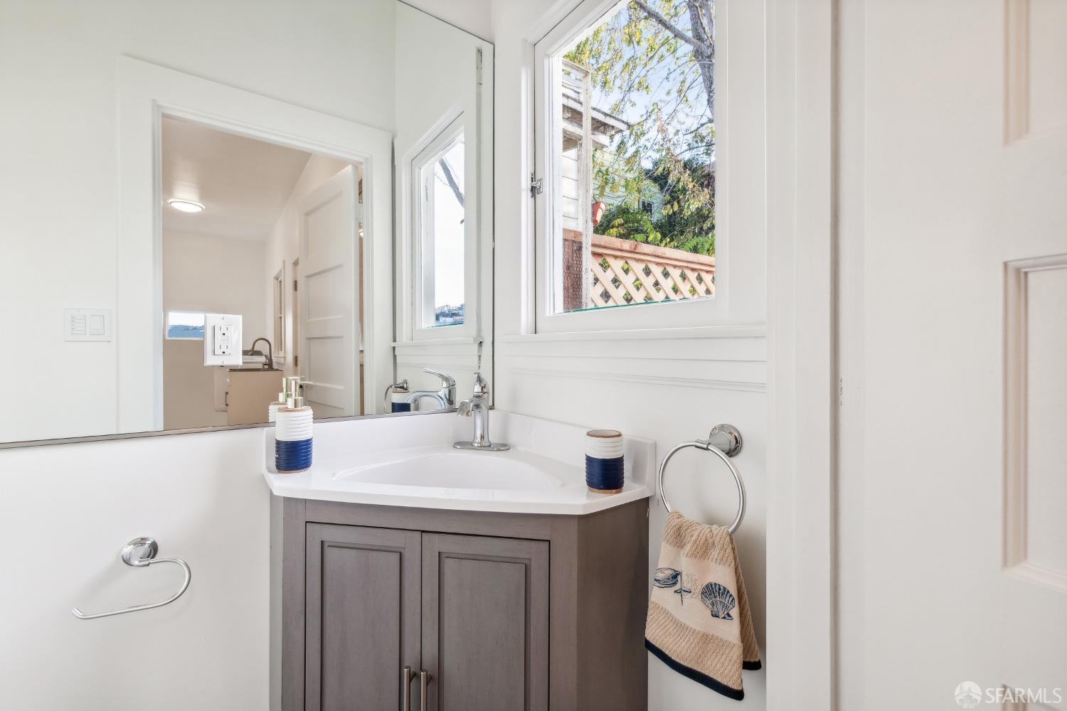 Detail Gallery Image 18 of 26 For 1015 Key Ave, San Francisco,  CA 94124 - 4 Beds | 1/1 Baths
