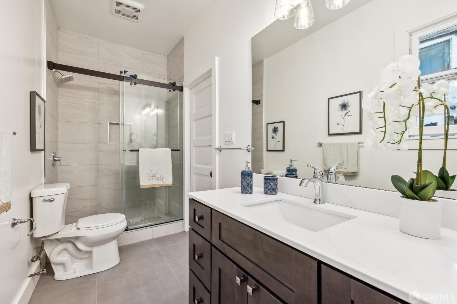 Detail Gallery Image 13 of 26 For 1015 Key Ave, San Francisco,  CA 94124 - 4 Beds | 1/1 Baths