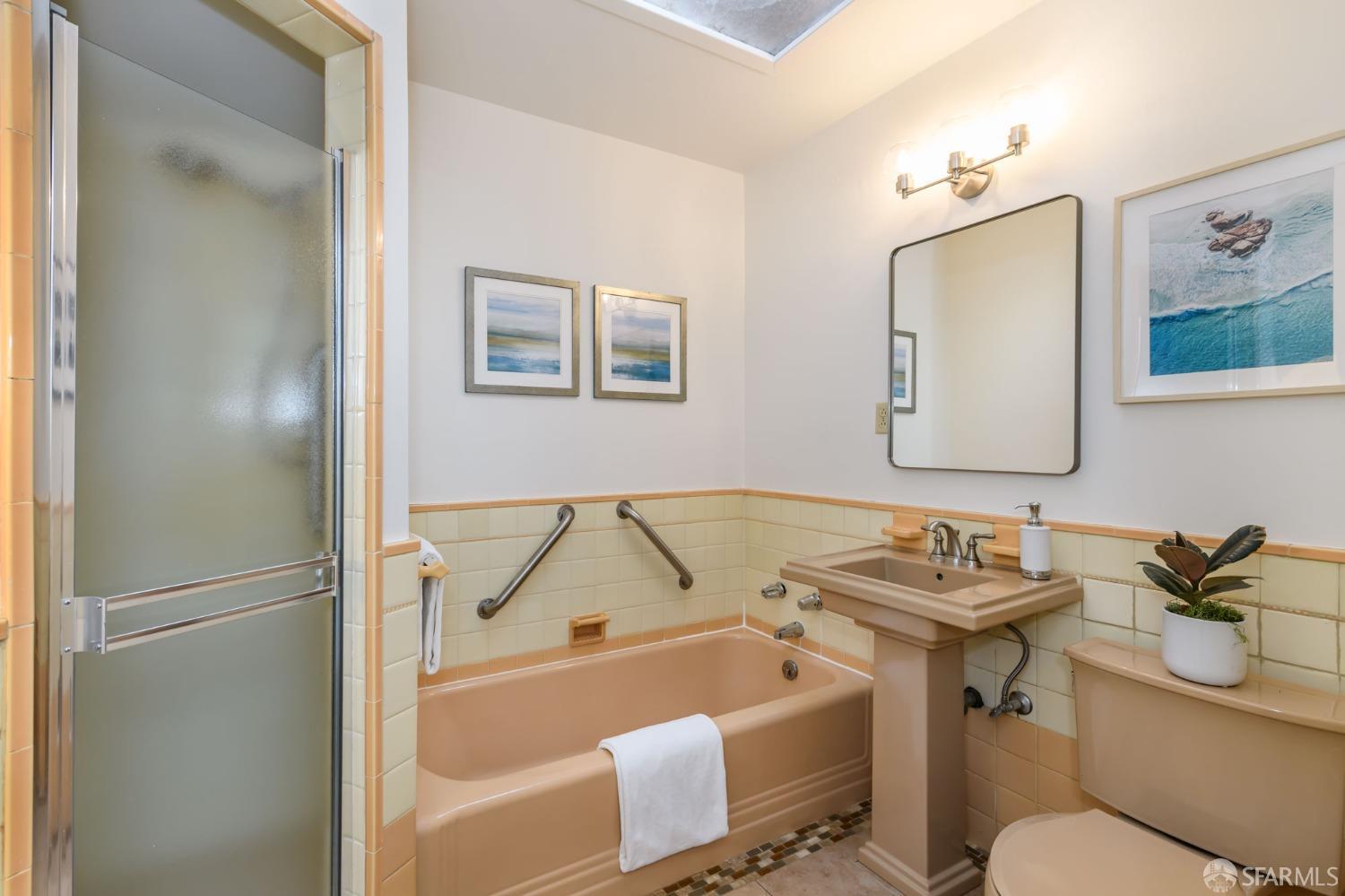 Detail Gallery Image 18 of 23 For 1562 Cayuga Ave, San Francisco,  CA 94112 - 2 Beds | 1 Baths