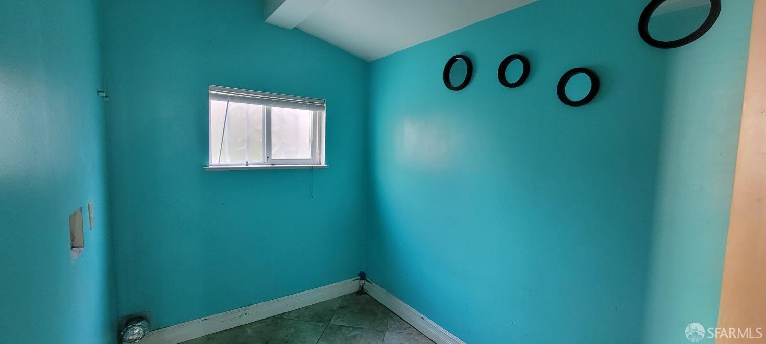 Detail Gallery Image 12 of 24 For 2206 23rd Ave, Oakland,  CA 94606 - 3 Beds | 1/1 Baths