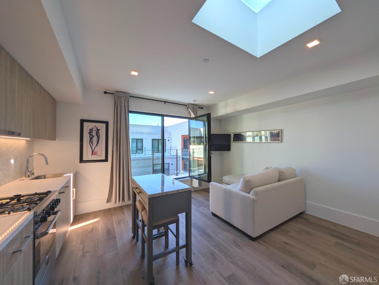 Detail Gallery Image 1 of 34 For 1288 Howard St #614,  San Francisco,  CA 94103 - 0 Beds | 1 Baths