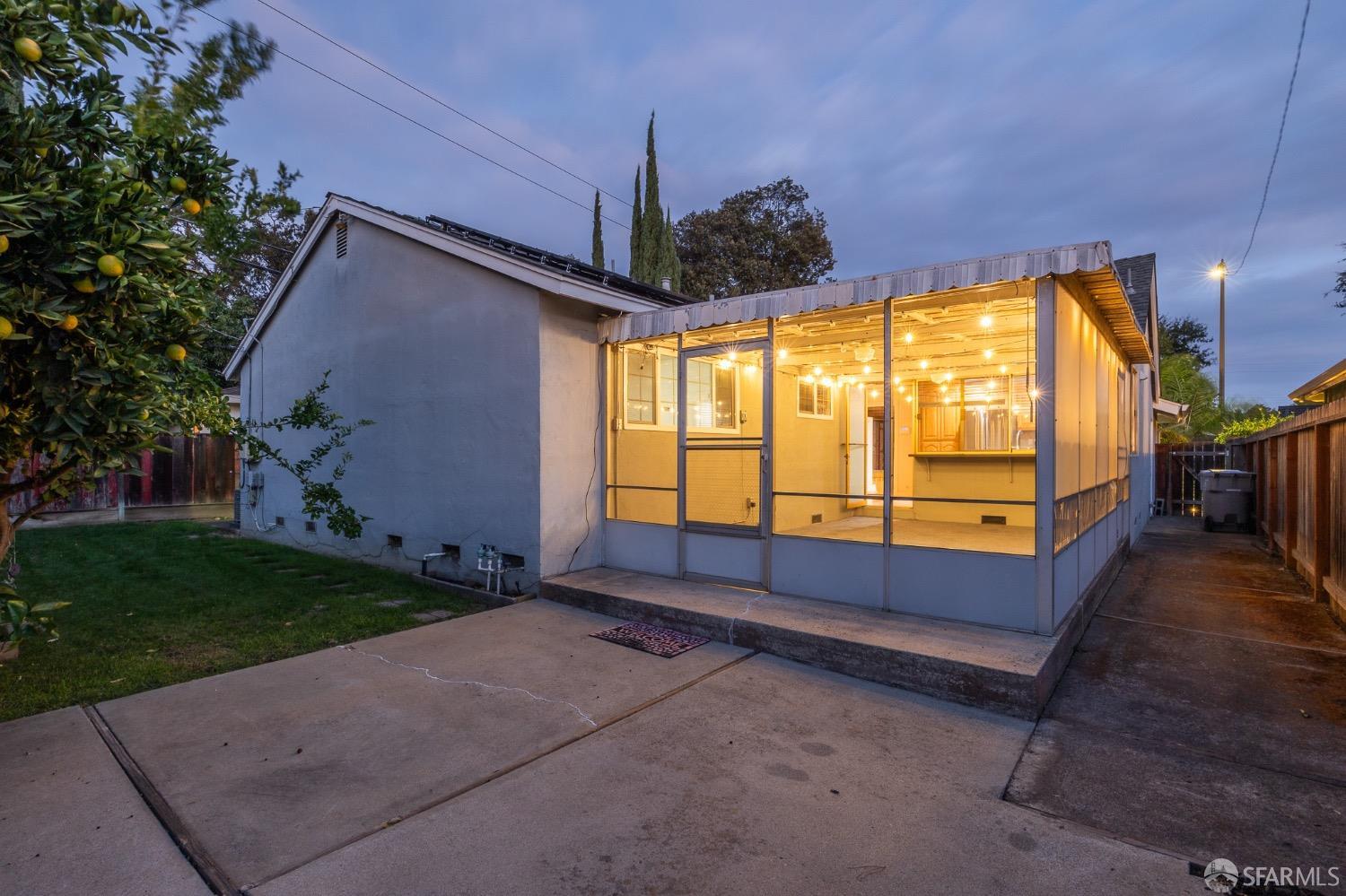 Detail Gallery Image 34 of 37 For 181 Benbow Ave, San Jose,  CA 95123 - 3 Beds | 2 Baths