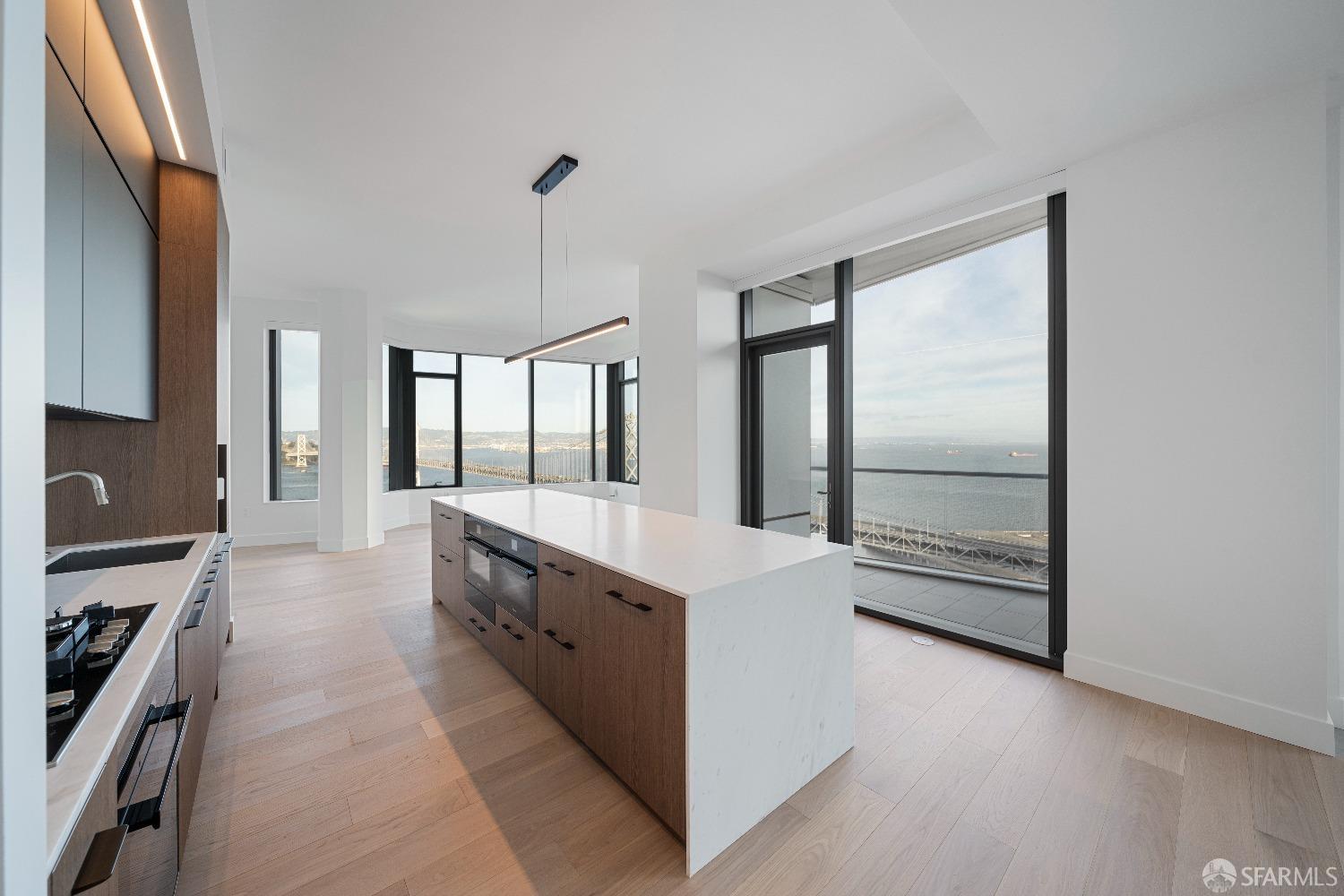 Detail Gallery Image 3 of 57 For 280 Spear St 38c,  San Francisco,  CA 94105 - 3 Beds | 2/1 Baths