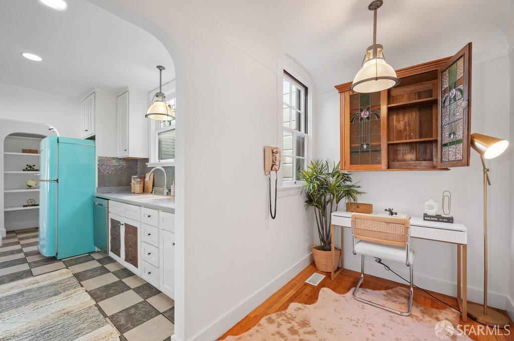 Detail Gallery Image 10 of 42 For 401 Huron Ave, San Francisco,  CA 94112 - 2 Beds | 2 Baths