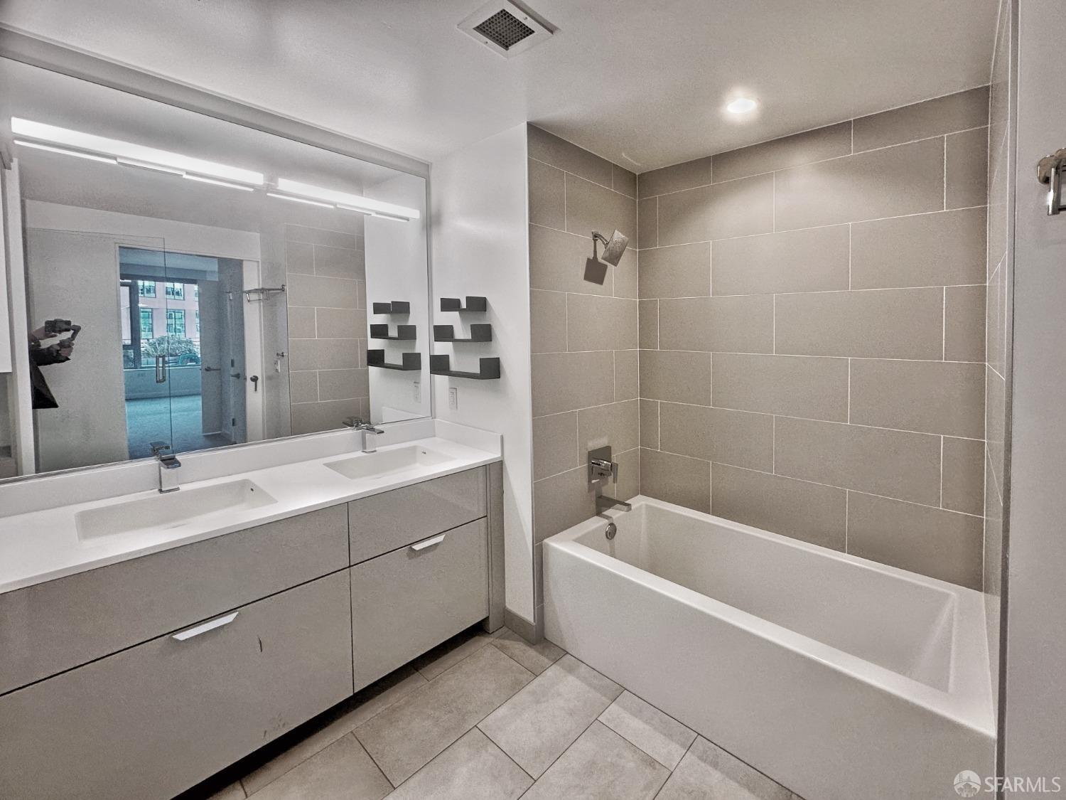 Detail Gallery Image 11 of 45 For 1000 3rd St #302,  San Francisco,  CA 94158 - 2 Beds | 2 Baths