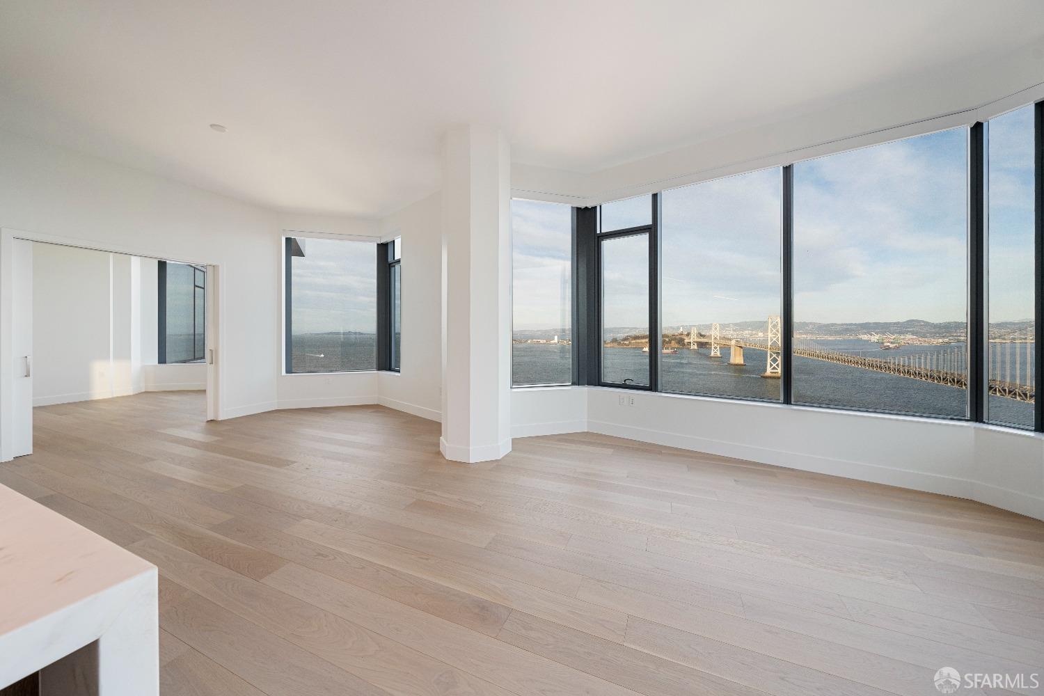 Detail Gallery Image 1 of 57 For 280 Spear St 38c,  San Francisco,  CA 94105 - 3 Beds | 2/1 Baths