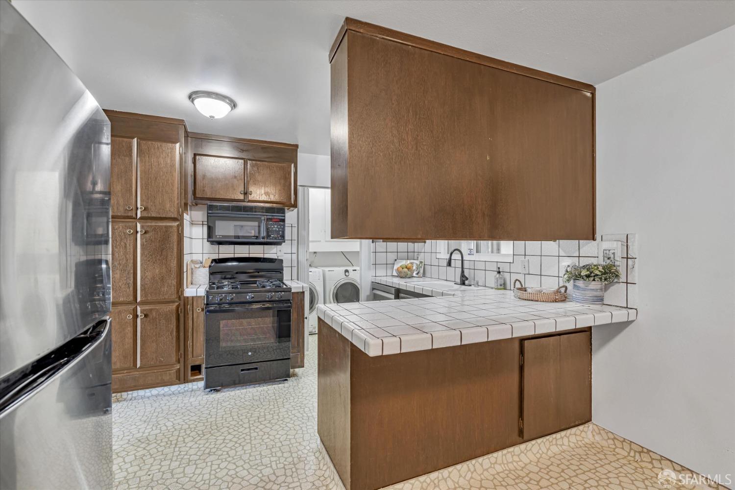 Detail Gallery Image 13 of 38 For 2064 Murphy Dr, San Pablo,  CA 94806 - 3 Beds | 2 Baths