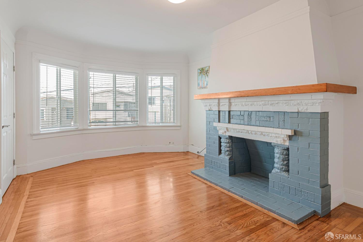 Detail Gallery Image 2 of 15 For 274 Lowell St, San Francisco,  CA 94112 - 4 Beds | 2 Baths