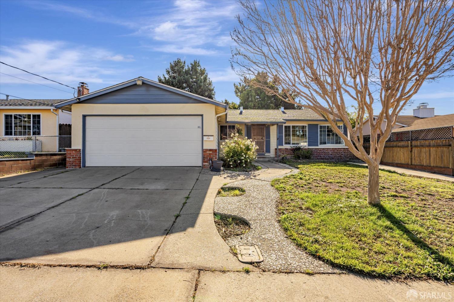 Detail Gallery Image 1 of 38 For 2064 Murphy Dr, San Pablo,  CA 94806 - 3 Beds | 2 Baths